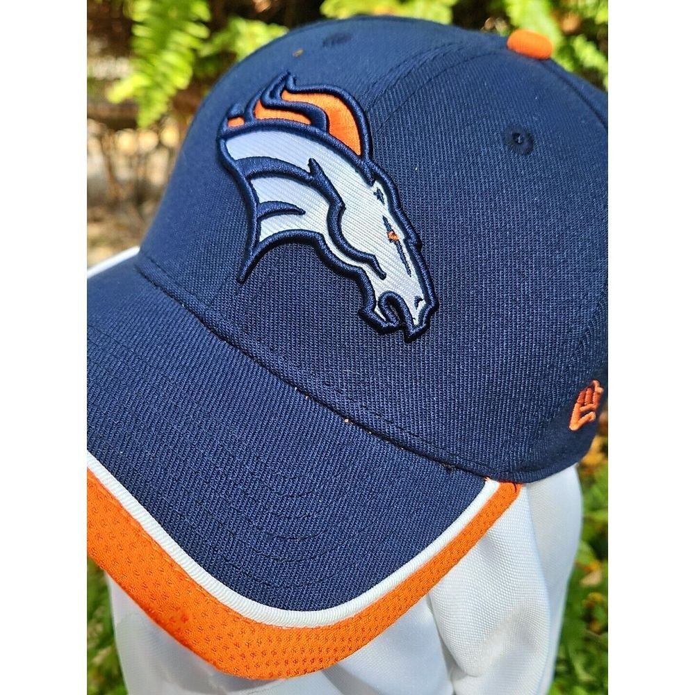 Denver Broncos NFL New Era 39Thirty Fitted Baseball Cap Hat M/L EMBROIDERED LOGO